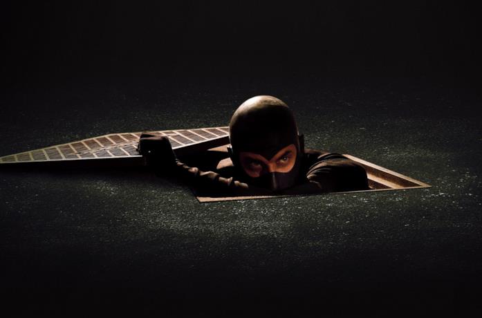Luca Marinelli è Diabolik, nel primo teaser poster