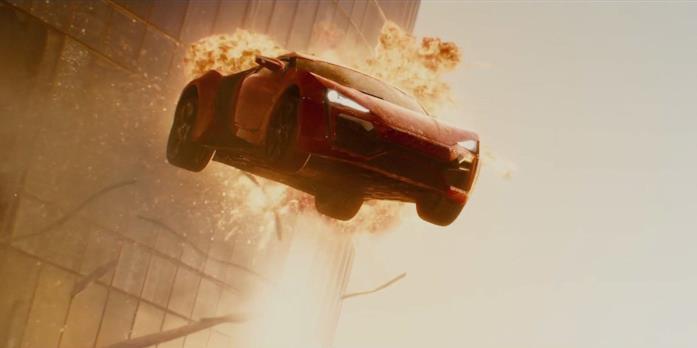 Una delle sequenze da brivido di Fast & Furious 7