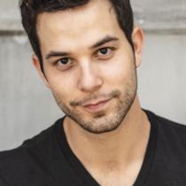 Skylar Astin