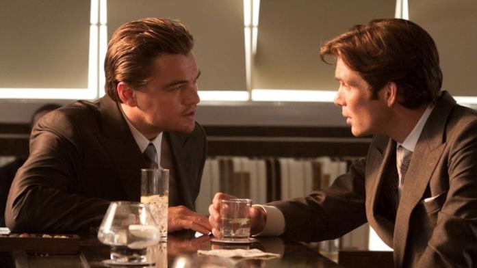 Leonardo DiCaprio e Cillian Murphy interpretano Dom Cobb e Robert Fisher Dom Cobb e Robert Fisher sono interpretati da Leonardo DiCaprio e Cillian Murphy