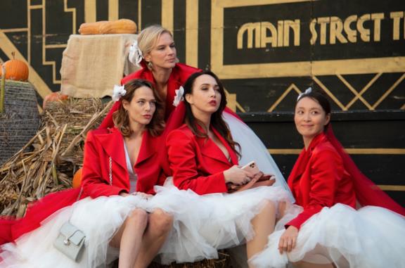 Addio al nubilato, la commedia al femminile di Francesco Apolloni