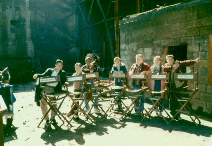 I giovani attori di IT sul set della mini-serie I sette attori che interpretano i Perdenti