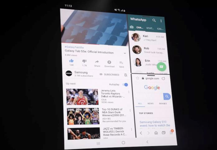 Il Galaxy Fold di Samsung permette di eseguire tre applicazioni in contemporanea Foto al Galaxy Fold dall'evento Unpacked 2019 di Samsung