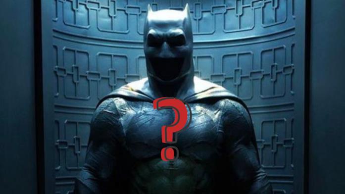 Il costume di Batman correlato da un punto interrogativo