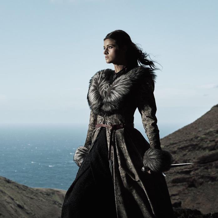 The Witcher: scopriamo i dettagli sulla serie Netflix Anya Chalotra sarà Yennefer in The Witcher
