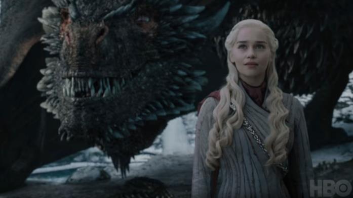 GoT 8x04: Daenerys e Drogon GoT 8x04: Daenerys e Drogon guardano qualcuno