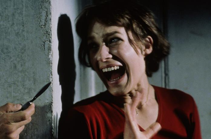 Franka Potente in una scena del film Anatomy