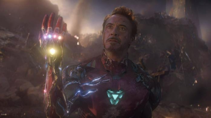 Iron Man con le gemme dell'infinito Iron Man nel finale di Endgame