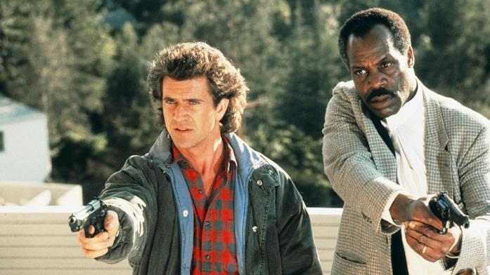Arma Letale, il cult poliziesco anni '80 Mel Gibson e Danny Glover in una scena del film