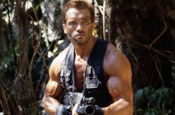 Arnold Schwarzenegger in una scena del film