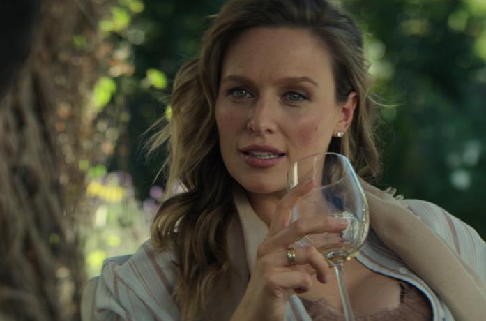 Michaela McManus è Natalie Engler nella terza stagione di You