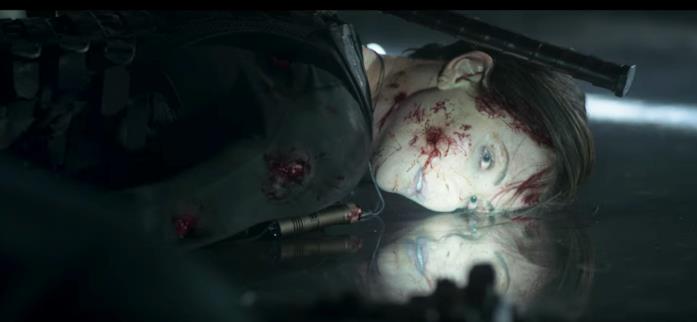 The Old Guard, una sceneggiatura senza senso Charlize Theron a terra morta