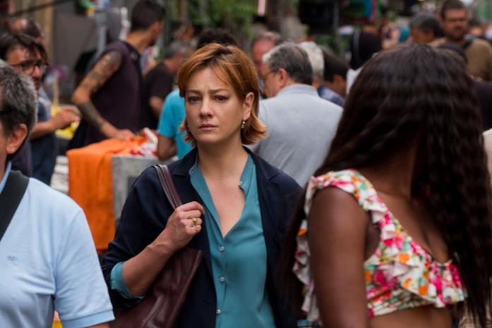 Giovanna Mezzogiorno al centro di un mistero in Napoli velata Napoli Velata: Giovanna Mezzogiorno in una scena del film