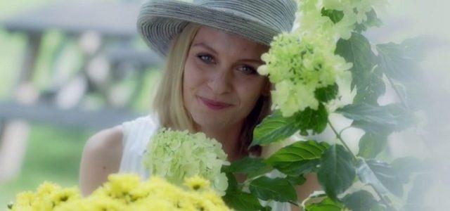 Outcast: Sarah Barnes Outcast: Sarah Barnes prima di essere posseduta