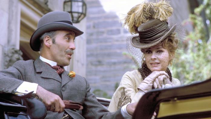 Christopher Lee - Sherlock Holmes Christopher Lee in una scena de La vita privata di Sherlock Holmes