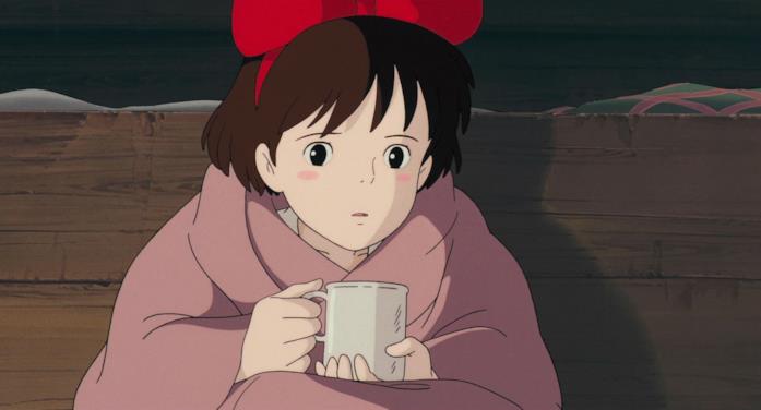 Kiki a casa di Ursula Kiki avvolta in una coperta beve un infuso mentre si confida con Ursula