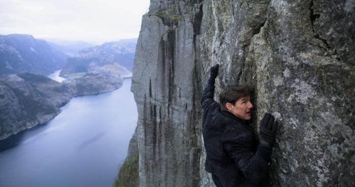 Tom Cruise torna ad interpretare Ethan Hunt in Mission Impossible 6 Tom Cruise in una scena di Mission: Impossibile - Fallout