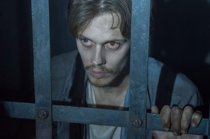 Un'immagine di Bill Skarsgård in Castle Rock