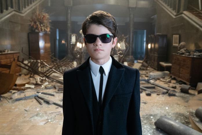 Artemis Fowl Artemis nel mezzo della sua casa distrutta