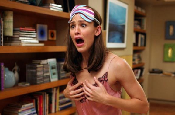 30 anni in un secondo: Christa B. Allen ricrea le scene del film