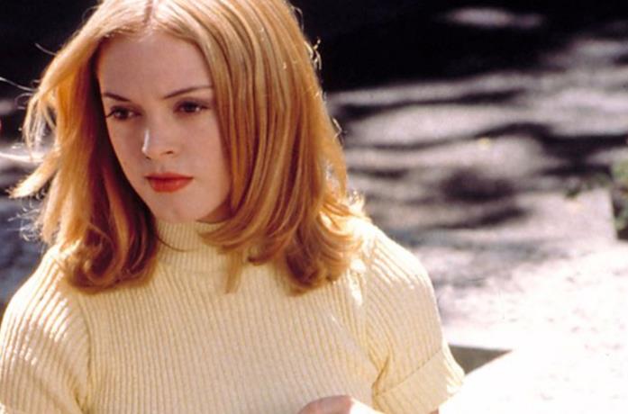 Rose McGowan è la sorella di Linus che muore nel primo capitolo di Scream Primo piano di Rose McGowan