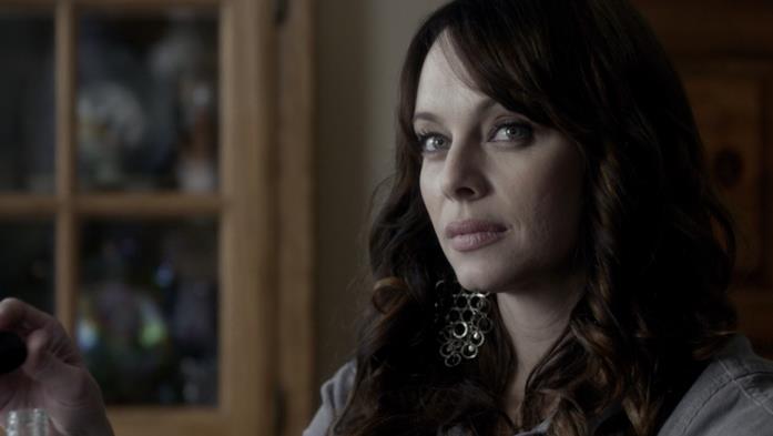 Melinda Clarke nell'ultima stagione di The Vampire Diaries Melinda Clarke è Kelly, la madre di Matt, in The Vampire Diaries