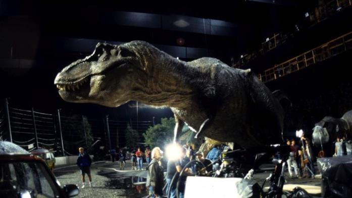Jurassic Park, pietra miliare della fantascienza Il set di Jurassic Park con il T-Rex animatronic