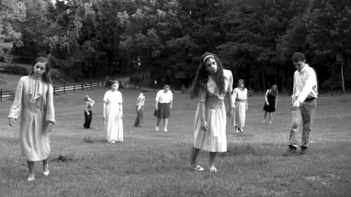 I non morti di Romero nel suo celebre film Gli zombie infestano la campagna americana