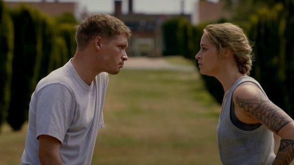 MotherFatherSon: Caden e Orla MotherFatherSon: Caden con Orla