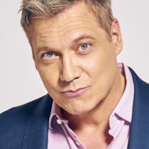 Holt McCallany