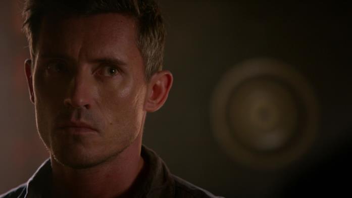 Caspar Zafer, volto di Finn Mikaelson Caspar Zafer è l'interprete del vampiro Finn