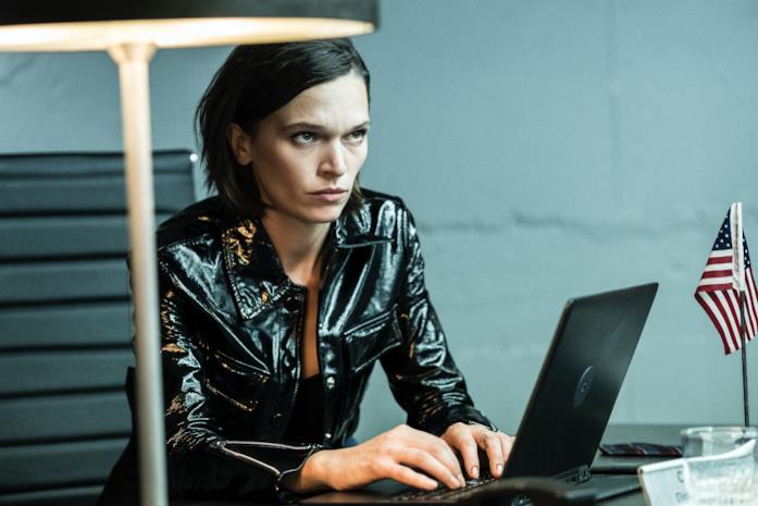 The Last Days of American Crime Netflix Shelby hackera il sistema API