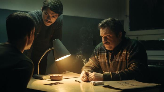 Operation Hyacinth, cosa devi sapere sul film Netflix e la sua storia vera Tomasz Ziętek e Tomasz Schuchardt in una scena del film Operation Hyacinth