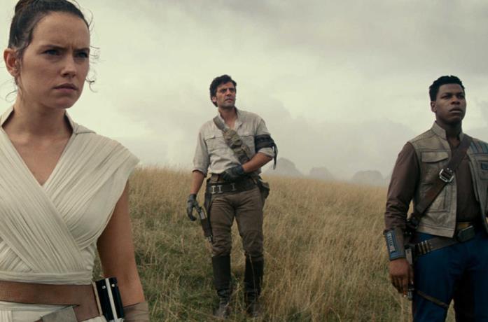 I protagonisti in un'immagine ufficiale di Star Wars: L'ascesa di Skywalker,