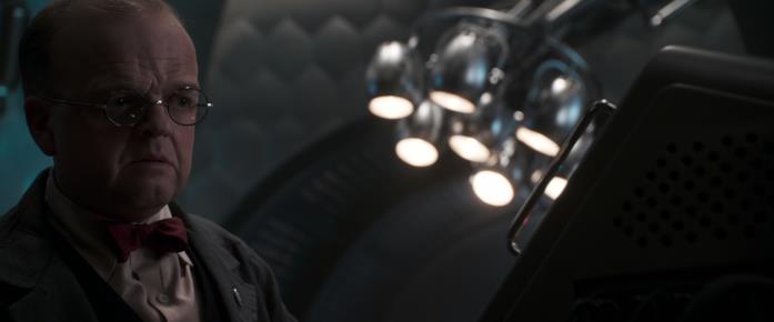 Dopo aver sperimentato con il Tesseract, Arnim Zola passerà al Siero del Supersoldato Toby Jones in Captain America - Il primo vendicatore
