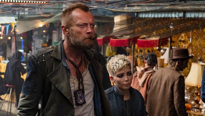 Richard Dormer e Marama Corlett in una scena di The Watch Richard Dormer e Marama Corlett in The Watch