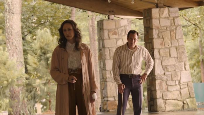 Vera Farmiga e Patrick Wilson in una scena di The Conjuring - Per ordine del diavolo In The Conjuring - Per ordine del diavolo, i Warren indagano sul caso di Arne Cheyenne Johnson