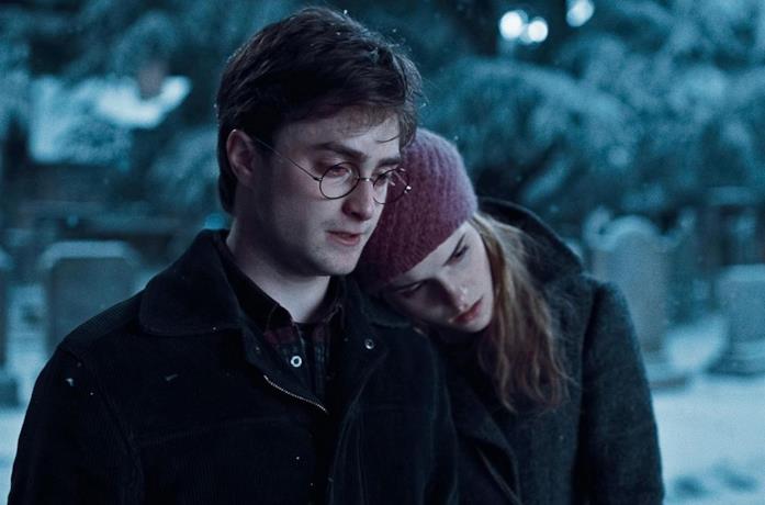 Daniel Radcliffe e Emma Watson in Harry Potter e i Doni della Morte - Parte I