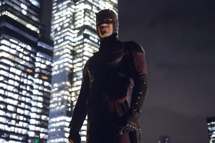Charlie Cox nelle vesti di Daredevil Charlie Cox nel costume di Daredevil