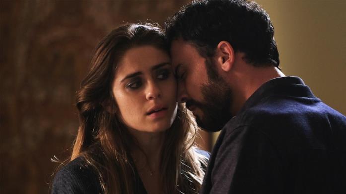 Chiamami ancora amore: trama, cast, location e anticipazioni Greta Scarano e Simone Liberati sono Anna ed Enrico
