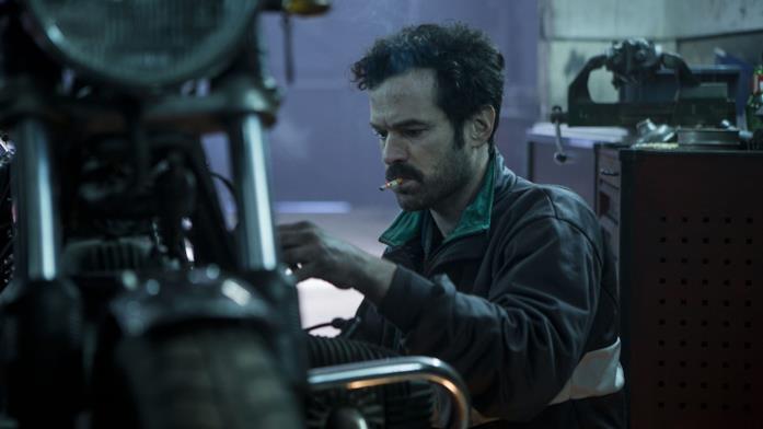 Iris: 10 curiosità sul thiller erotico di Jalil Lespert Romain Duris in una scena del film Iris