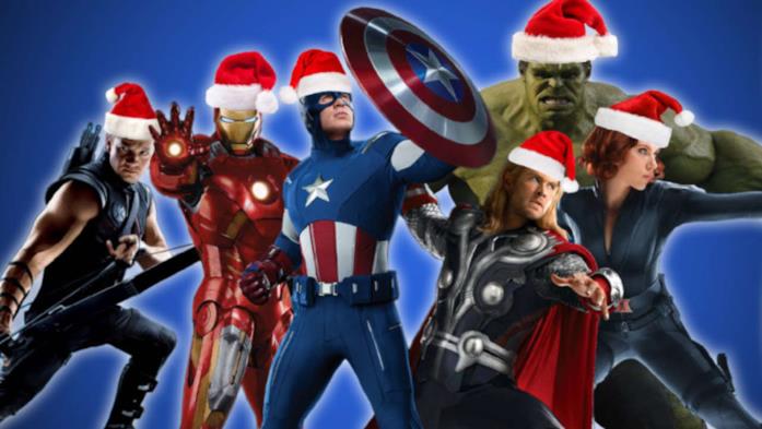 Avengers con cappellino Babbo Natale