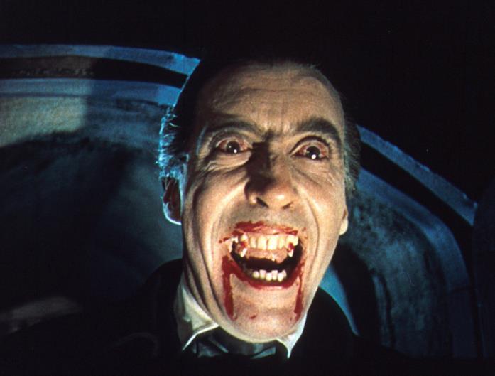 Christoper Lee interpreta il Conte Dracula Il Conte Dracula è interpretato da Christopher Lee