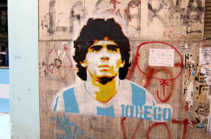 Un murales dedicato a Diego Armando Maradona a Buenos Aires