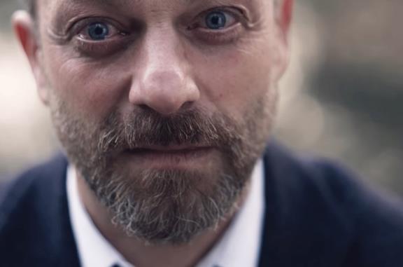 Estate di Morte è una serie TV Netflix ispirata al romanzo di Harlan Coben