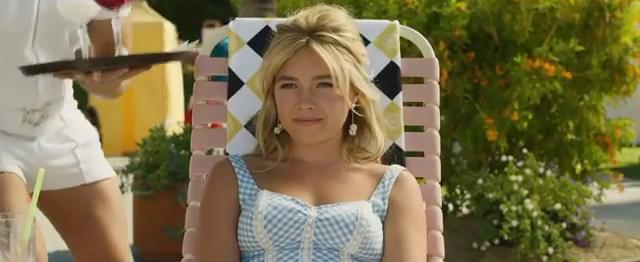 Florence Pugh nel teaser di Don't Worry Darling Un fotogramma tratto dal teaser di Don't Worry Darling