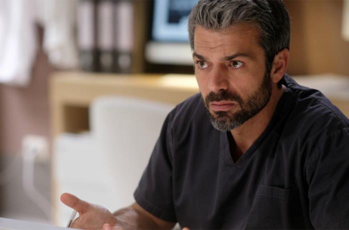 Luca Argentero in Doc - Nelle tue mani