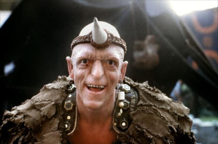 Micheal Berryman nel ruolo di Plutone in Le colline hanno gli occhi Plutone e il suo inquietante sorriso