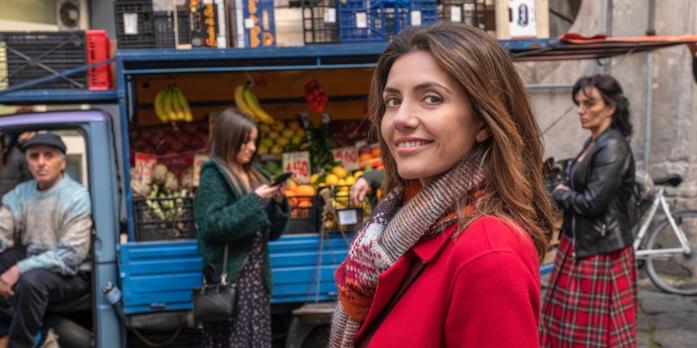 Tutte le location di Mina Settembre con Serena Rossi Mina Settembre lavora nel cuore del Rione Sanità