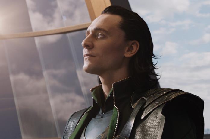 L'attore Tom Hiddleston nei panni di Loki